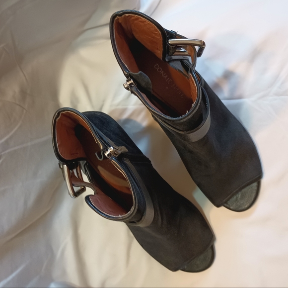 Donald J Pliner Kara Black Suede Womens Ankle Boots. Size 8M - Picture 3 of 15